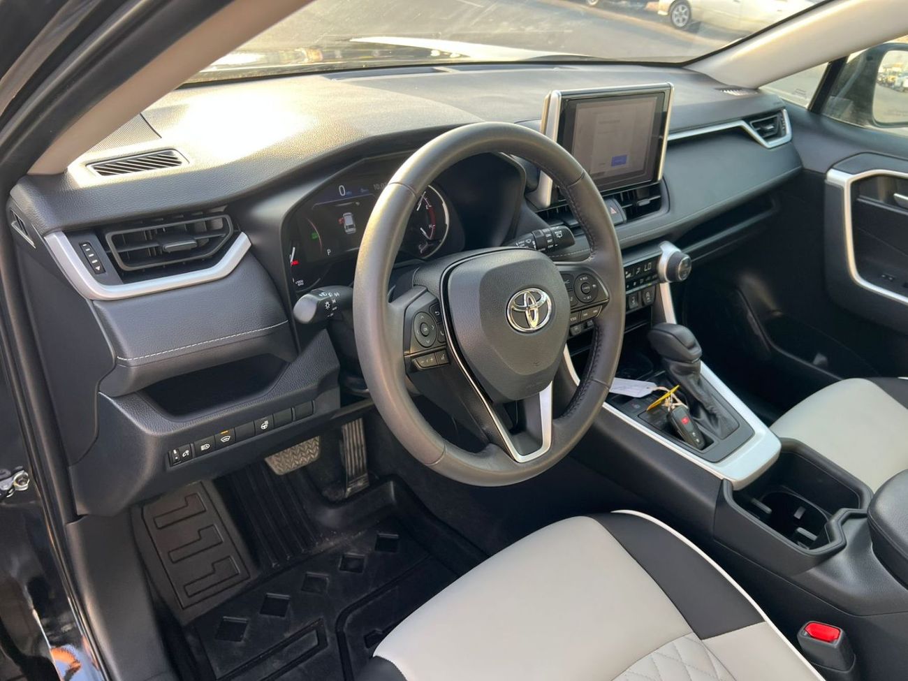 Toyota RAV4 2023 Toyota RAV4, XLE - 2.5L -V4 - 4 Wheel Drive - 4X4 - ELECTRIC  & LEATHER SEATS - PUSH START - Re