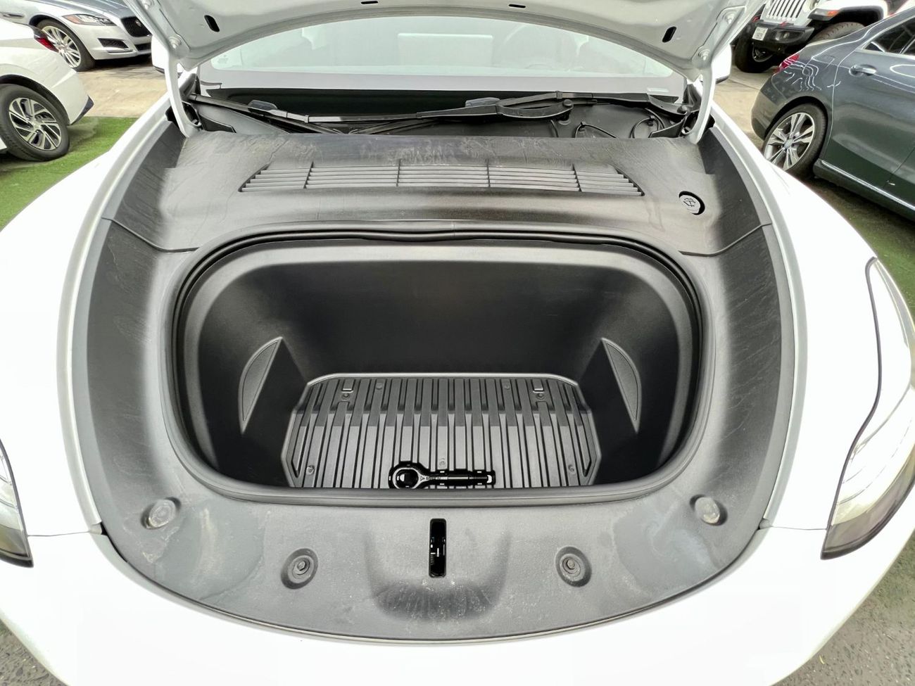 تسلا موديل Y Long Range (AWD) warranty one year bank financie available