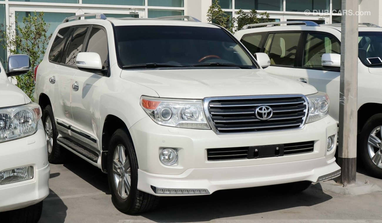 Toyota Land Cruiser GXR V8