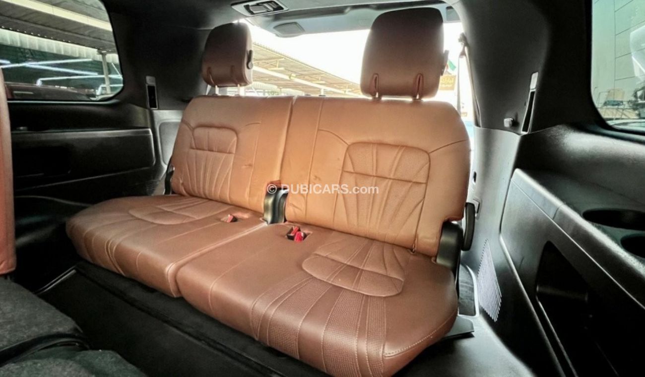 Toyota Land Cruiser VXR car has a one year mechanical warranty included** and bank financ