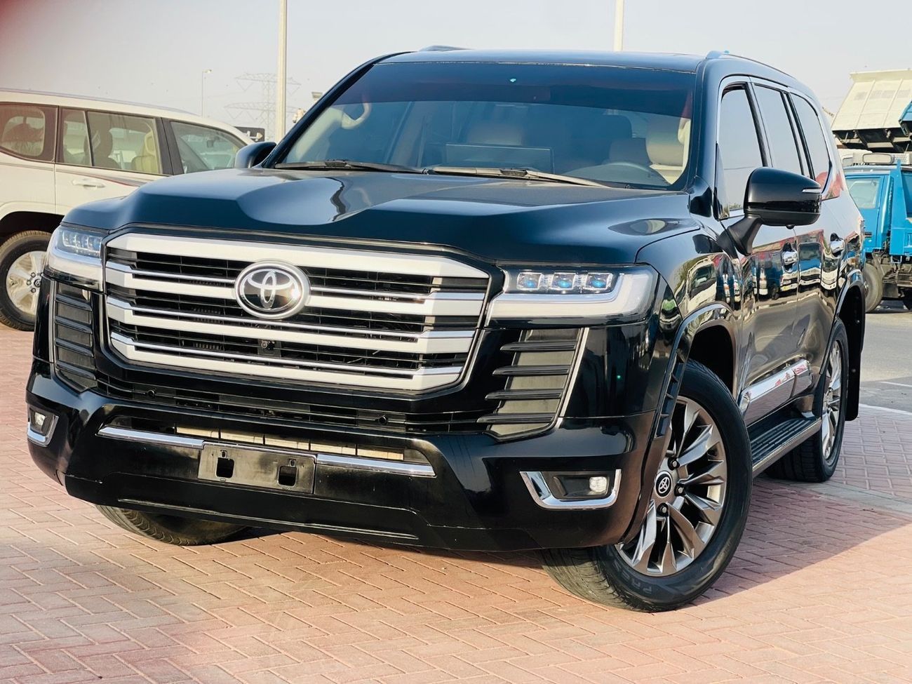 تويوتا لاند كروزر Toyota landcuriser GXR V8 full option upgrade inside and outside 2025 shape