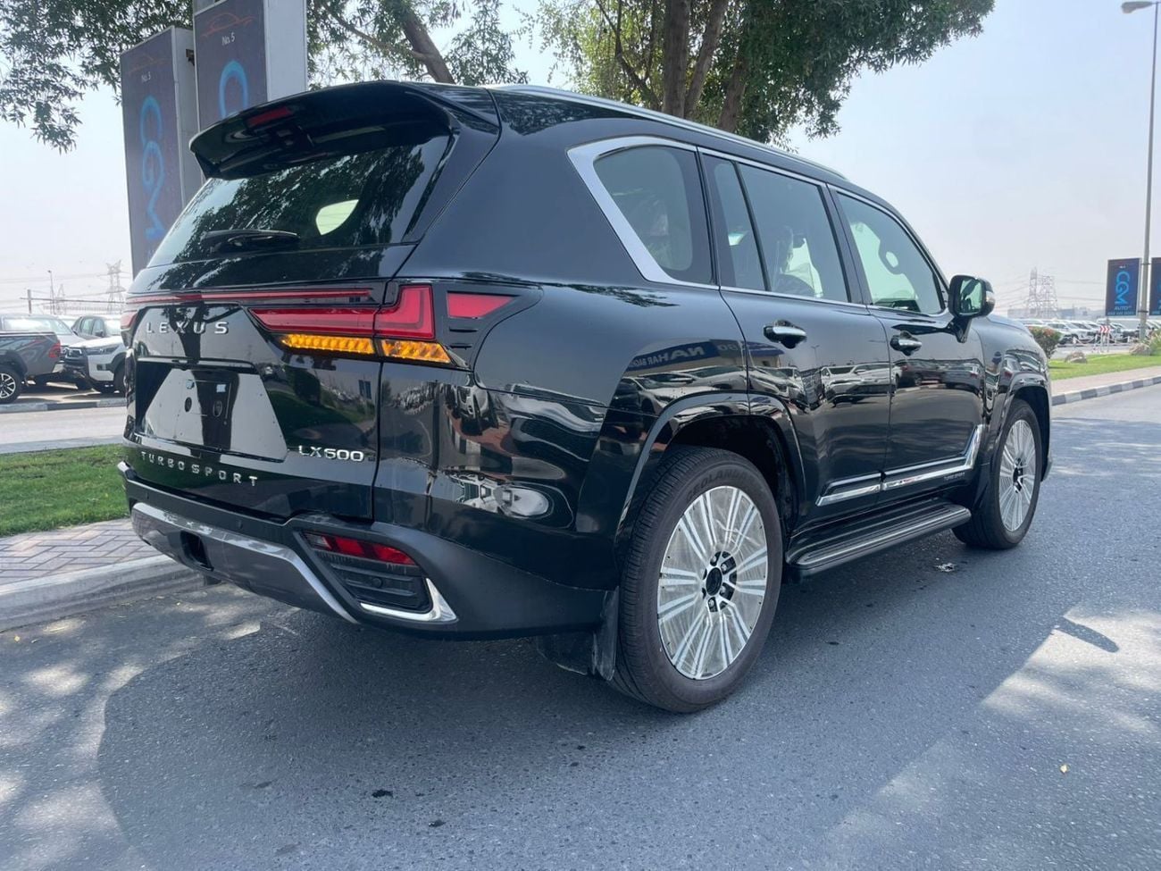 Lexus LX600 SIGNATURE