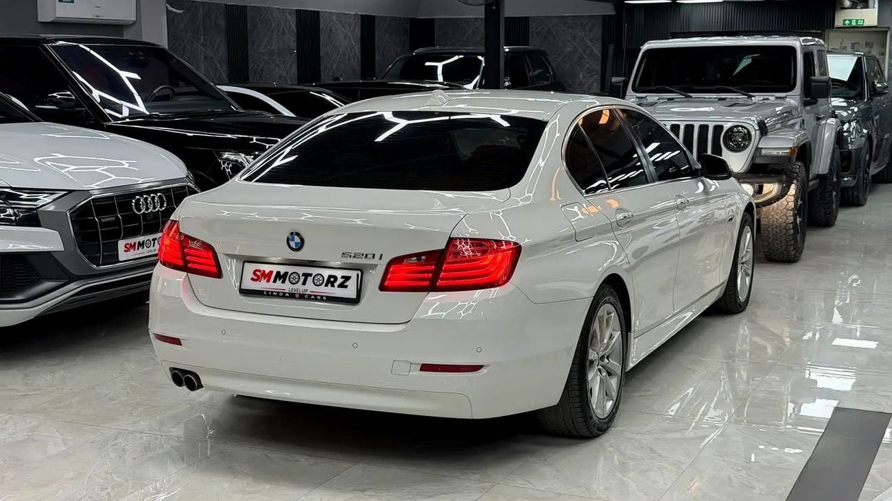 بي أم دبليو 520i EXECUTIVE