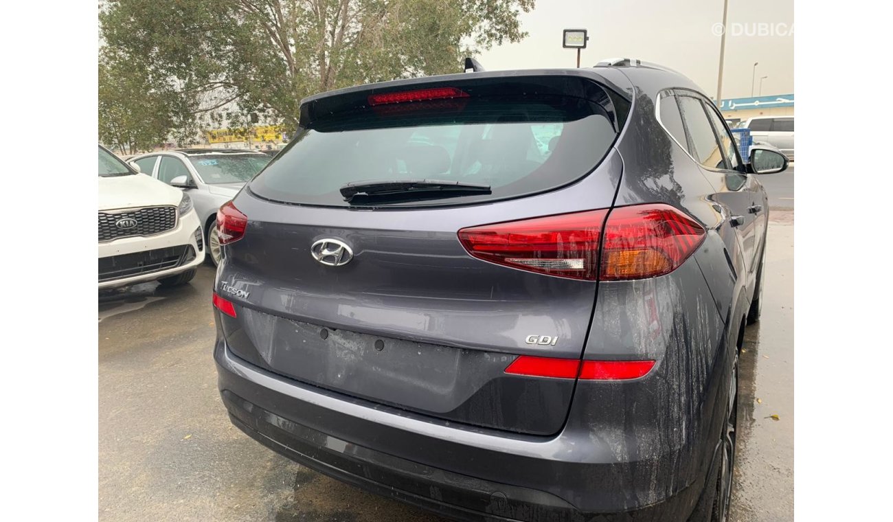 Hyundai Tucson 1.6 with sun roof