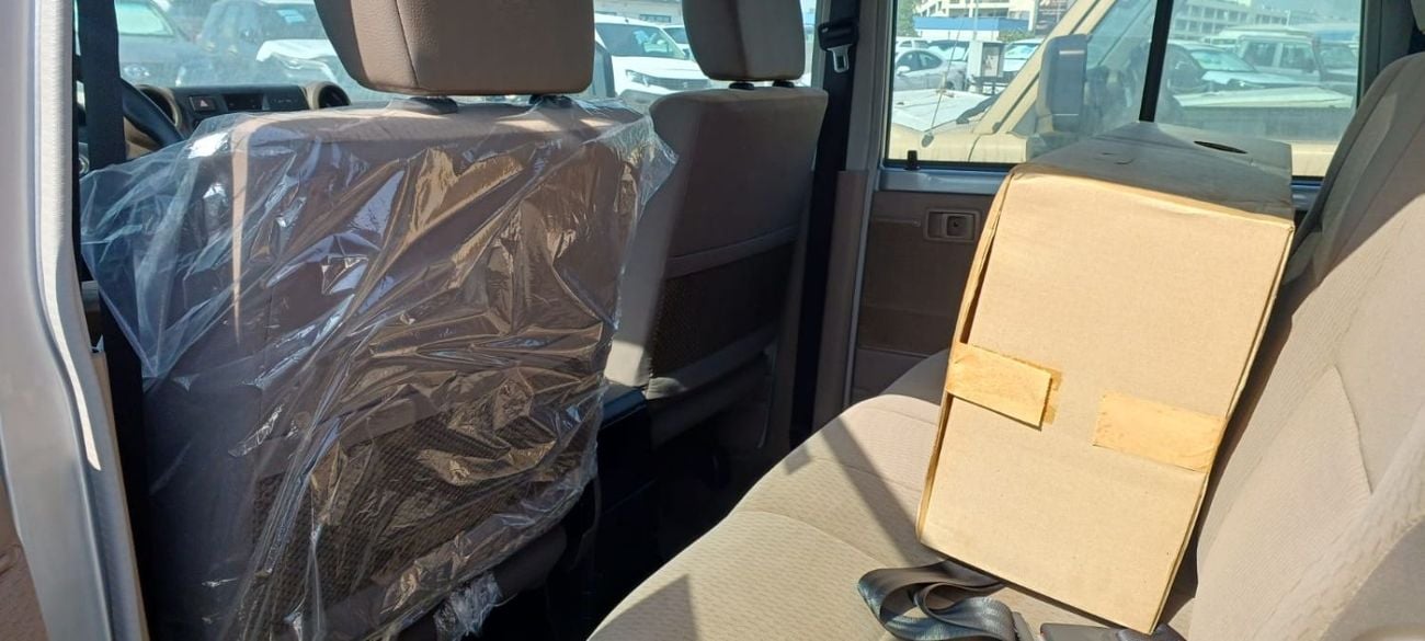 تويوتا لاند كروزر 4.0 PETROL