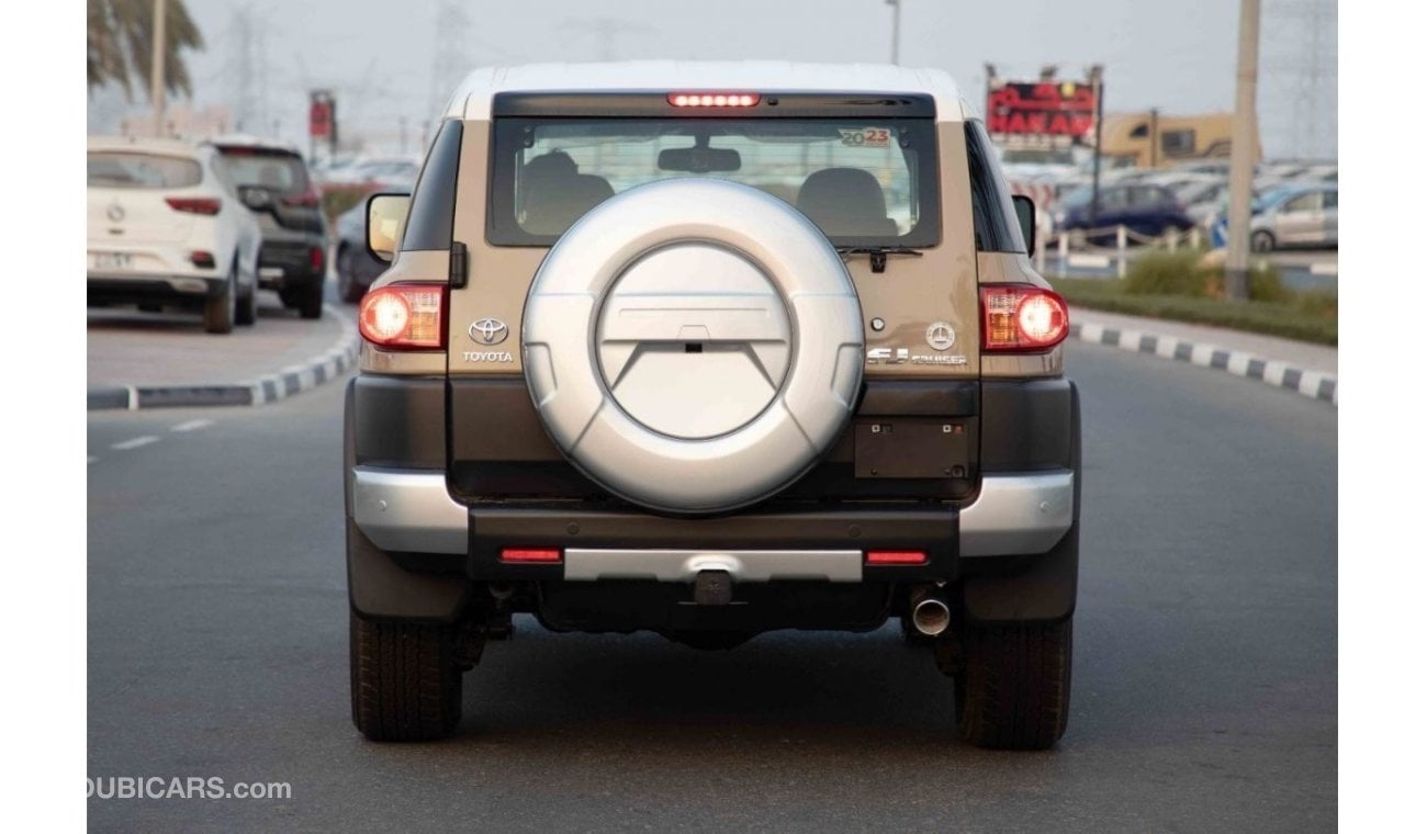 تويوتا إف جي كروزر 2023 Toyota FJ Cruiser 4.0 JBL - Beige white Dual ton Inside Black