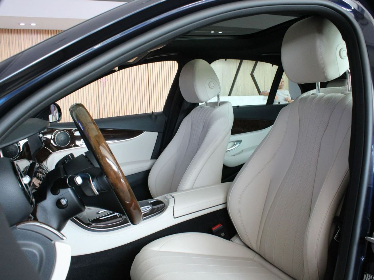 Mercedes-Benz E300 3.0L GCC