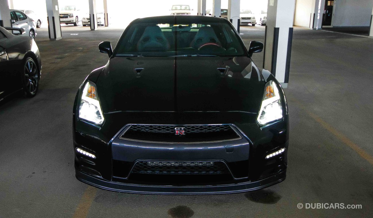 Nissan GT-R