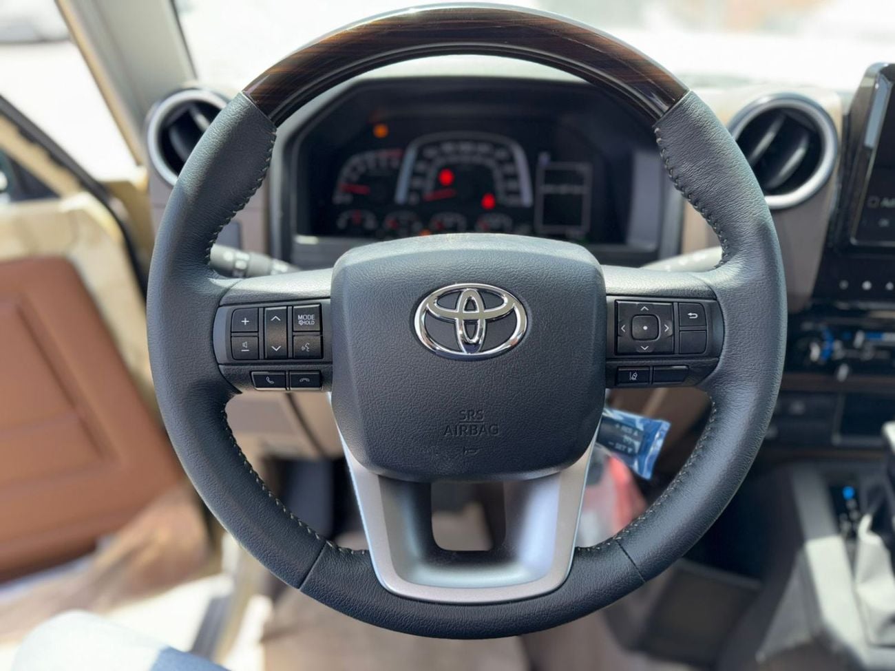 تويوتا لاند كروزر بيك آب TOYOTA LC79 PICKUP S/C , 2.8L Diesel A/T , FULL OPTION , MY25