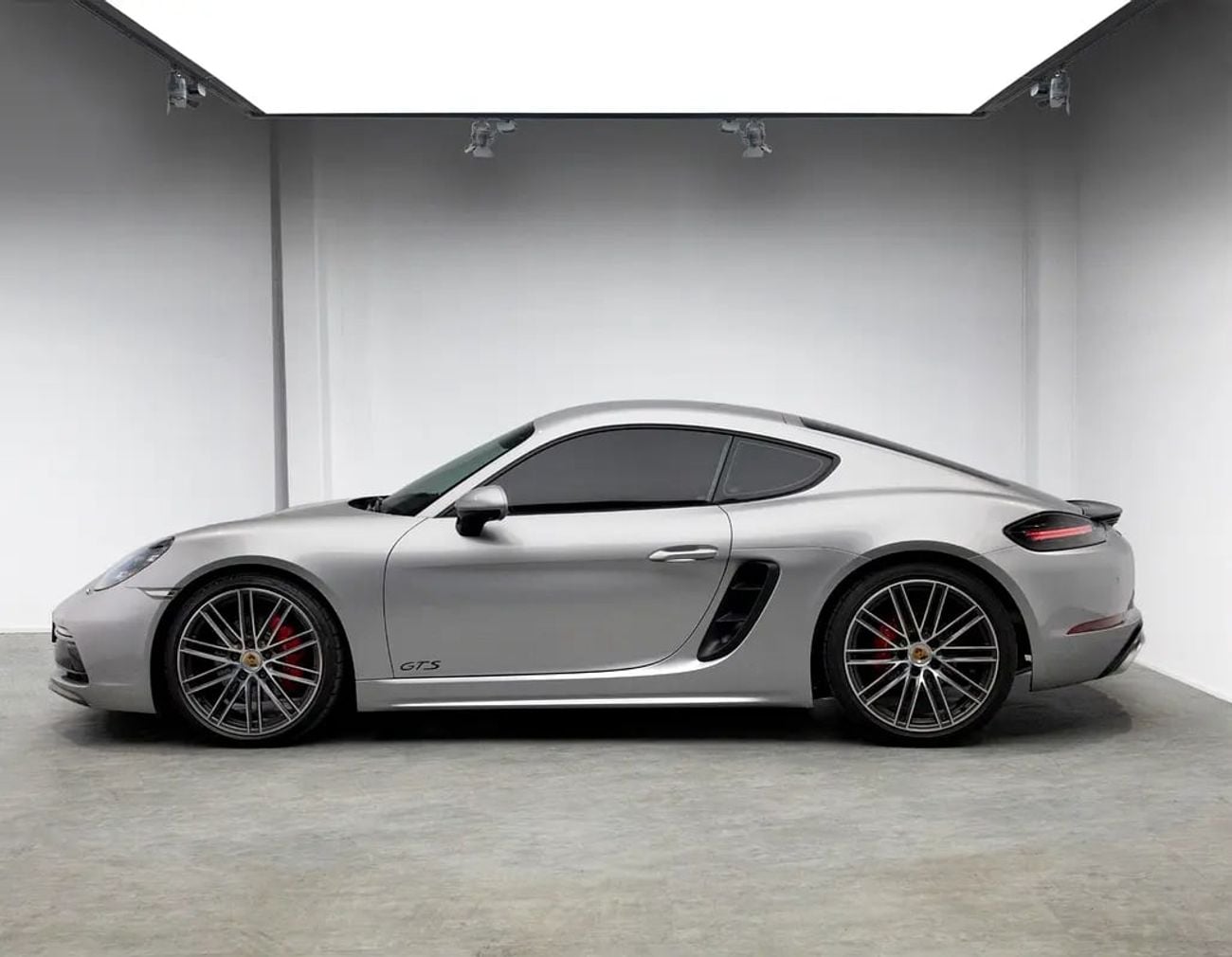 Porsche 718 Cayman GTS • Sport Chrono • FSH • GCC Spec