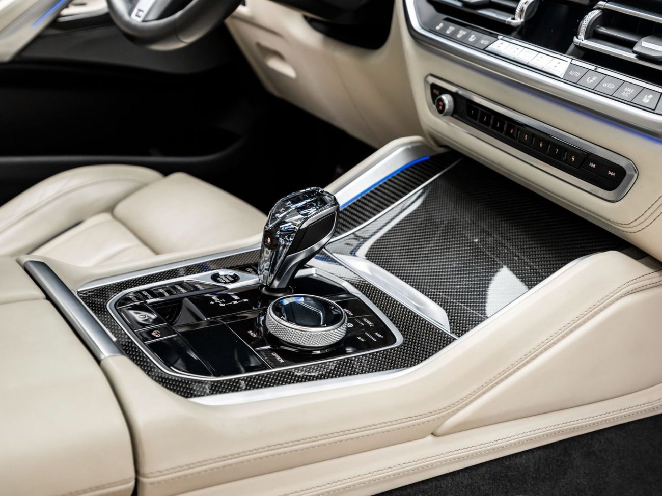 BMW X6 M50i 4.4L 2020 BMW X6 M50i, BMW Warranty + Service Contract, Low KMs, GCC