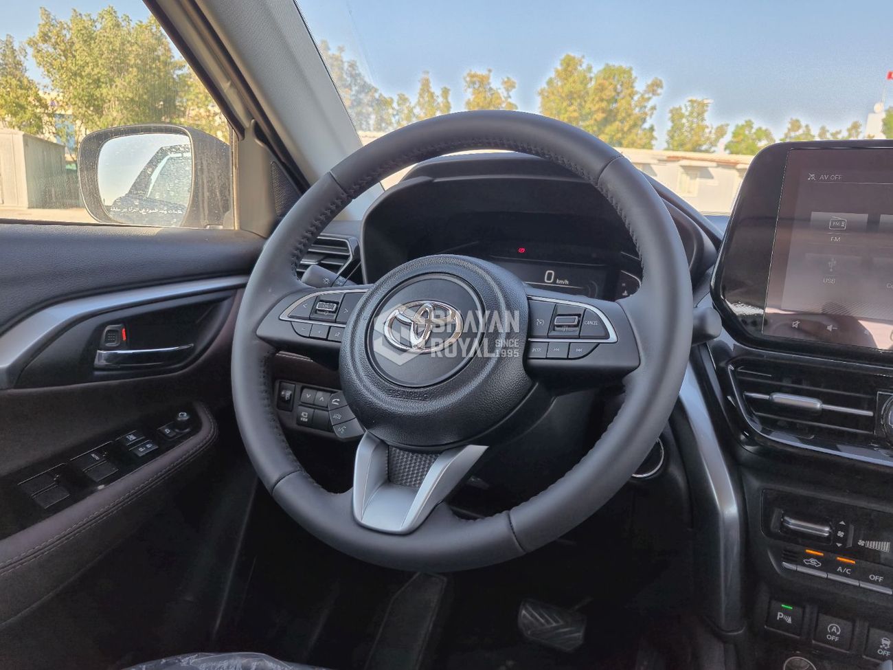 تويوتا أوربان كروزر 1.5L GLX PETROL AT 2026MY