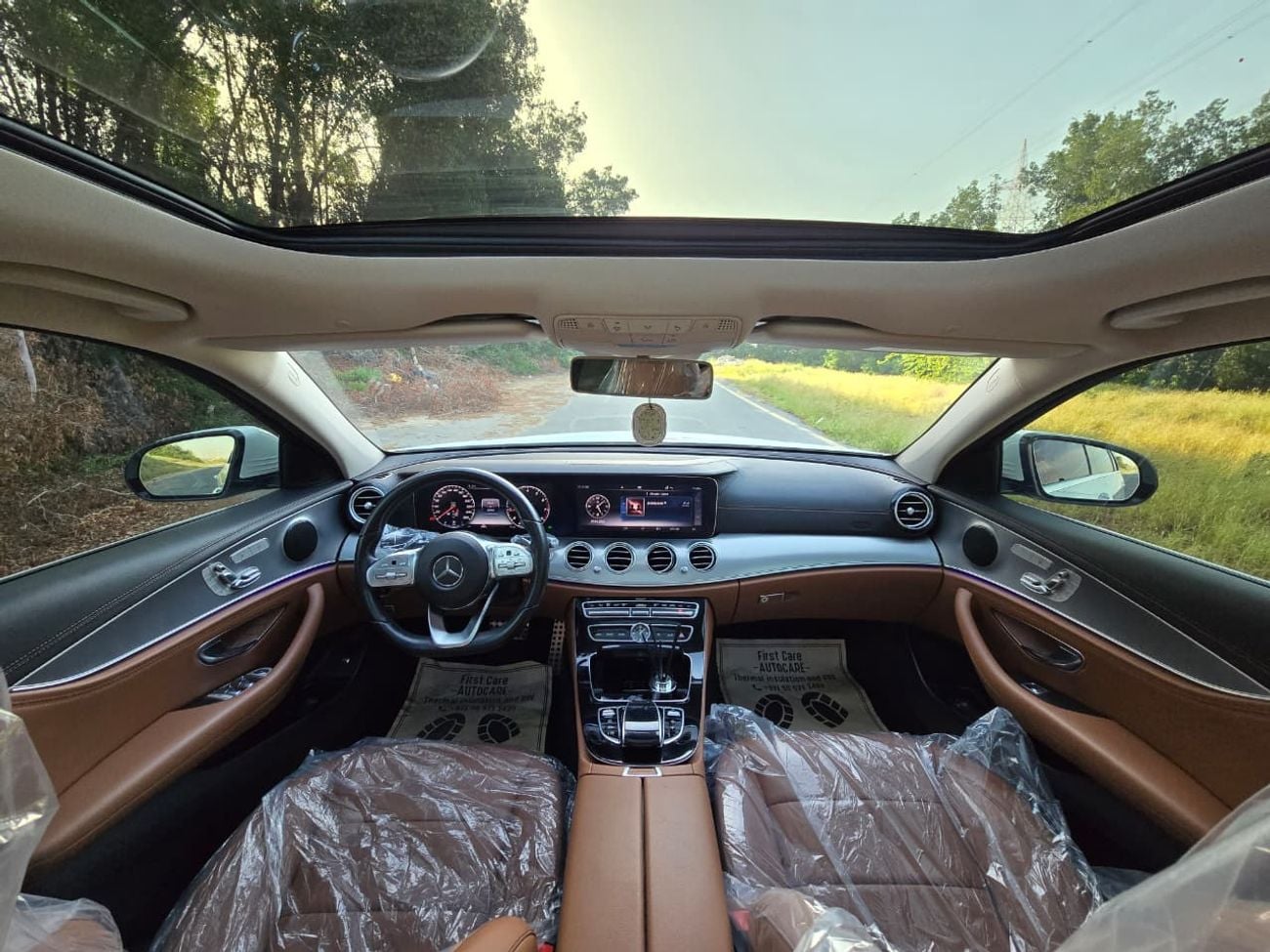 Mercedes-Benz E300 Premium + 2.0L MERCEDES E-300 2020 GCC // LOW MILEAGE // PERFECT CONDITION // FULL OPITION