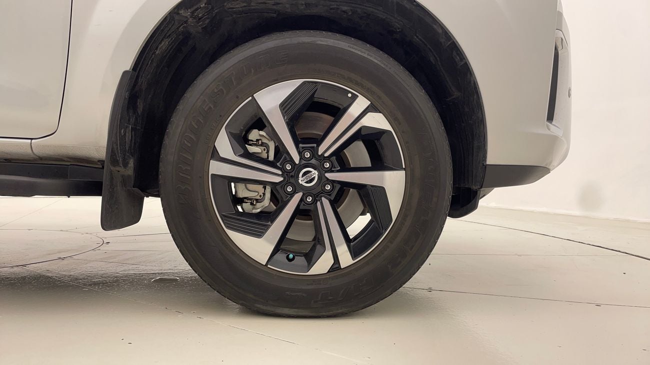 نيسان إكستيرا PLATINUM 2.5 | بدون دفعة مقدمة | اختبار القيادة في المنزل