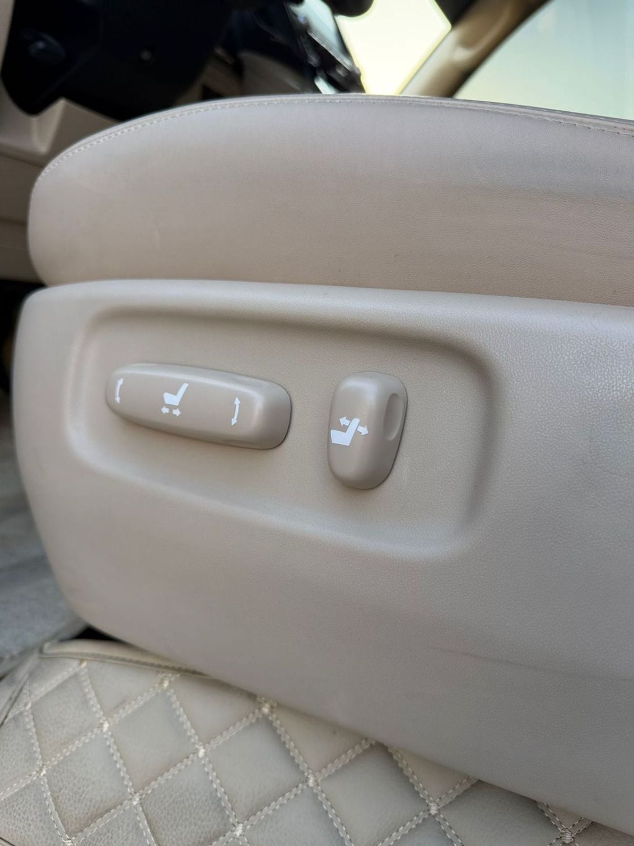 تويوتا لاند كروزر GXR 4.6L