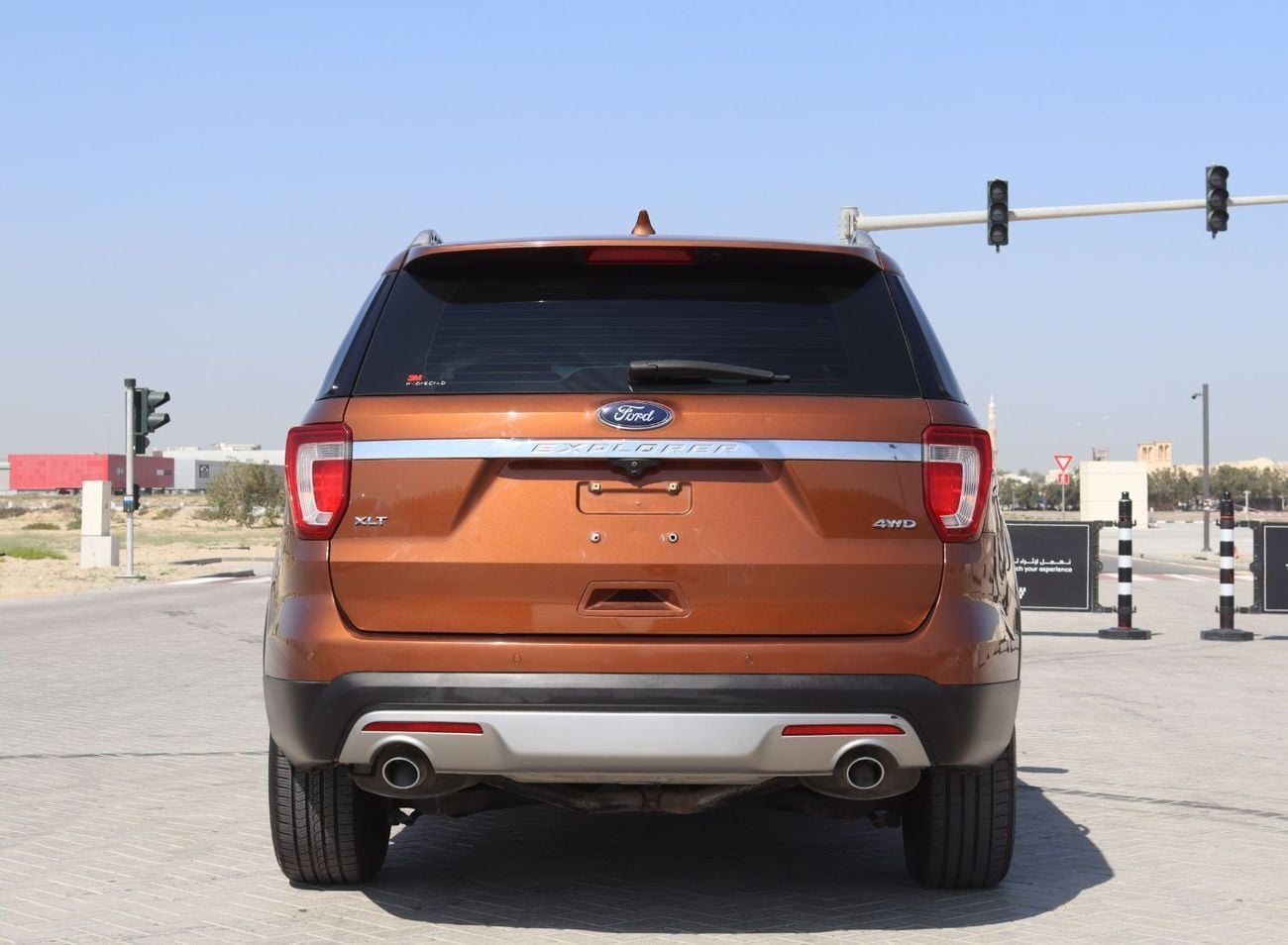 Ford Explorer XLT 3.5L Ford Explorer - 2017 - GCC - Full Option  - 6 V- XLT - 4WD - 3.3L -7 Seats - In excellent c