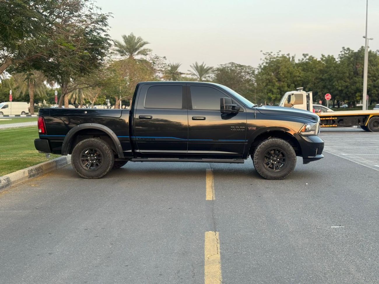 Dodge Ram Van DODGE RAM 1500 HEMI 5.7 LIMITED MODEL 2016