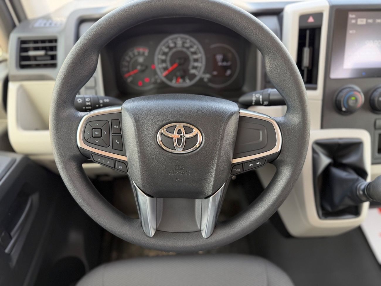 تويوتا هاياس Toyota Haice 3.5L Cargo manual 2026