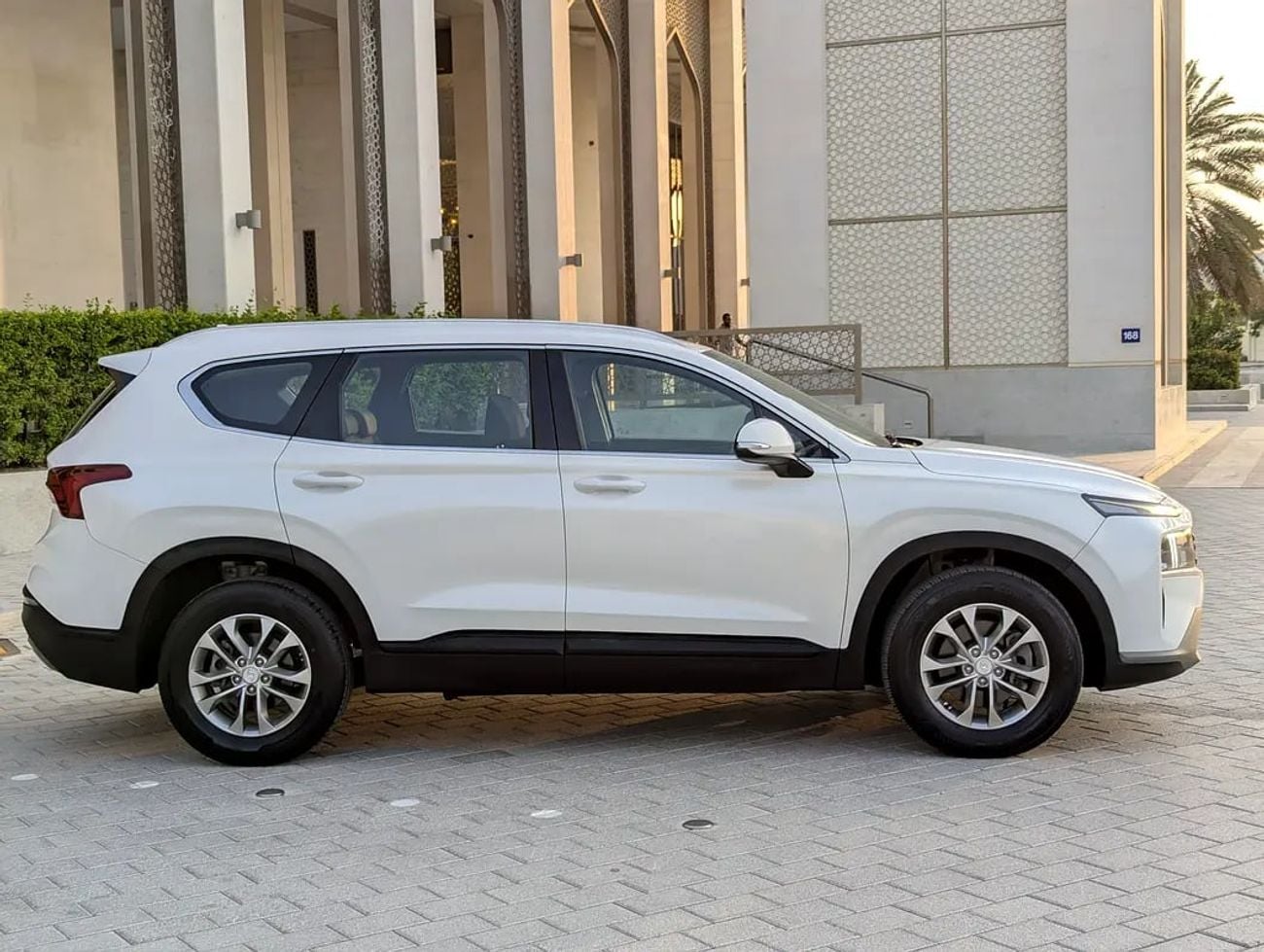 هيونداي سانتا في GCC Specs - Pristine Condition Inside Out With Low KM Also Avaliable With Bank