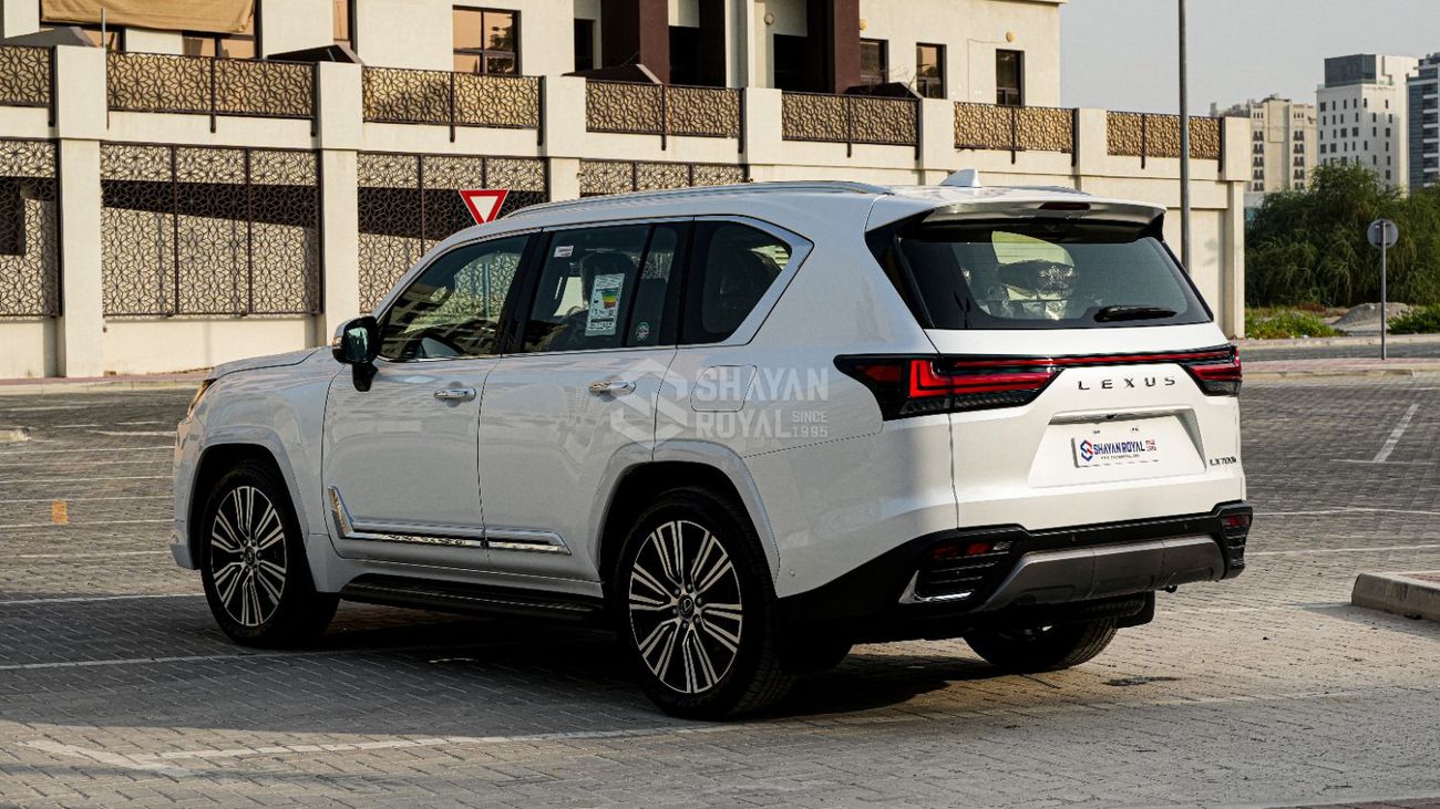 لكزس LX 700h SIGNATURE 3.5L TT HEV | AUTO PARKING | MARK LEVINSON | 7 SEATER AT 4WD 2026MY