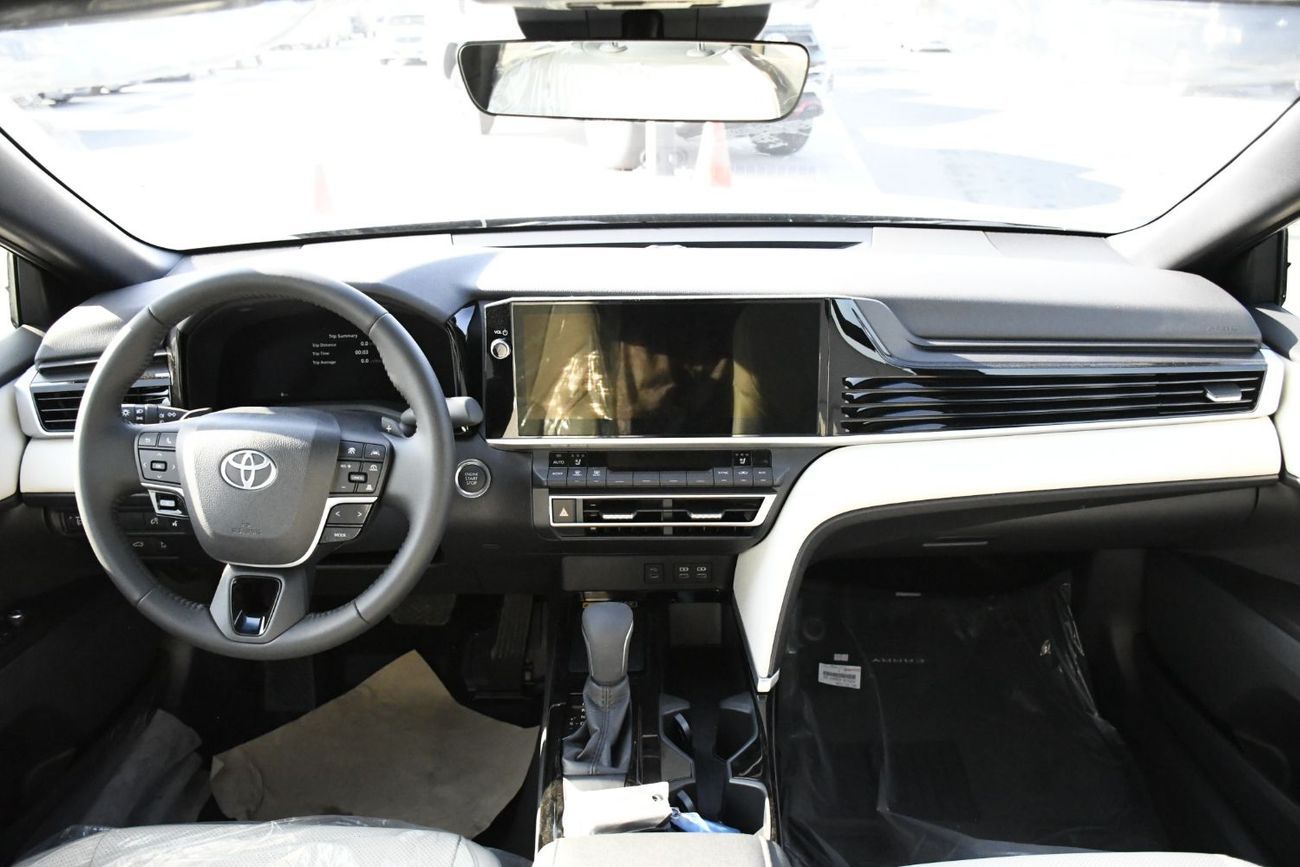 Toyota Camry Toyota Camry GLE 2.5L Petrol Panoramic Roof ( READY STOCK )