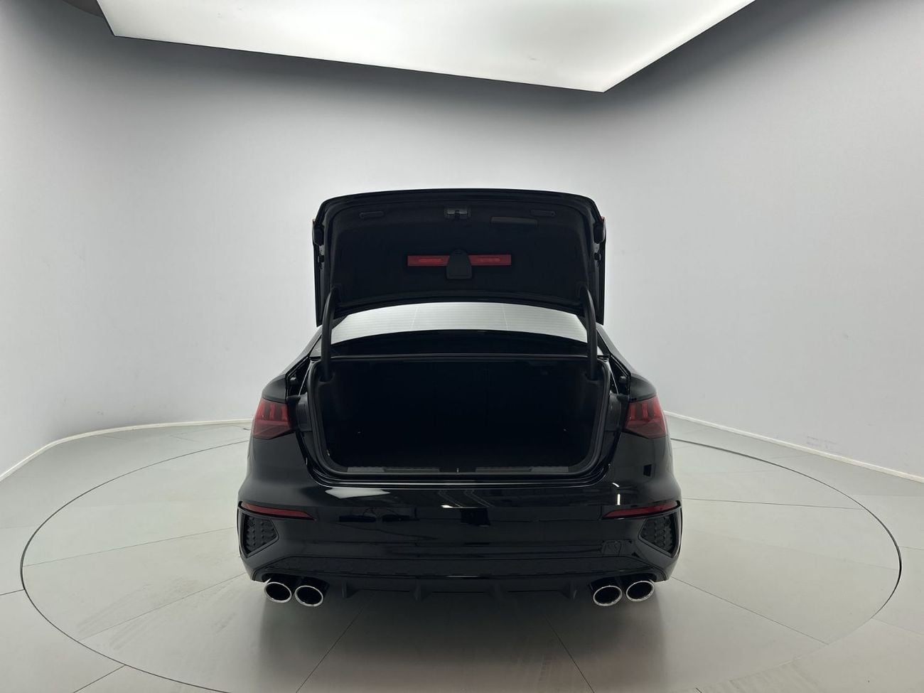 Audi S3 TFSI quattro 2.0L Sedan 2.0 quat 290hp High (Ref# 05940)