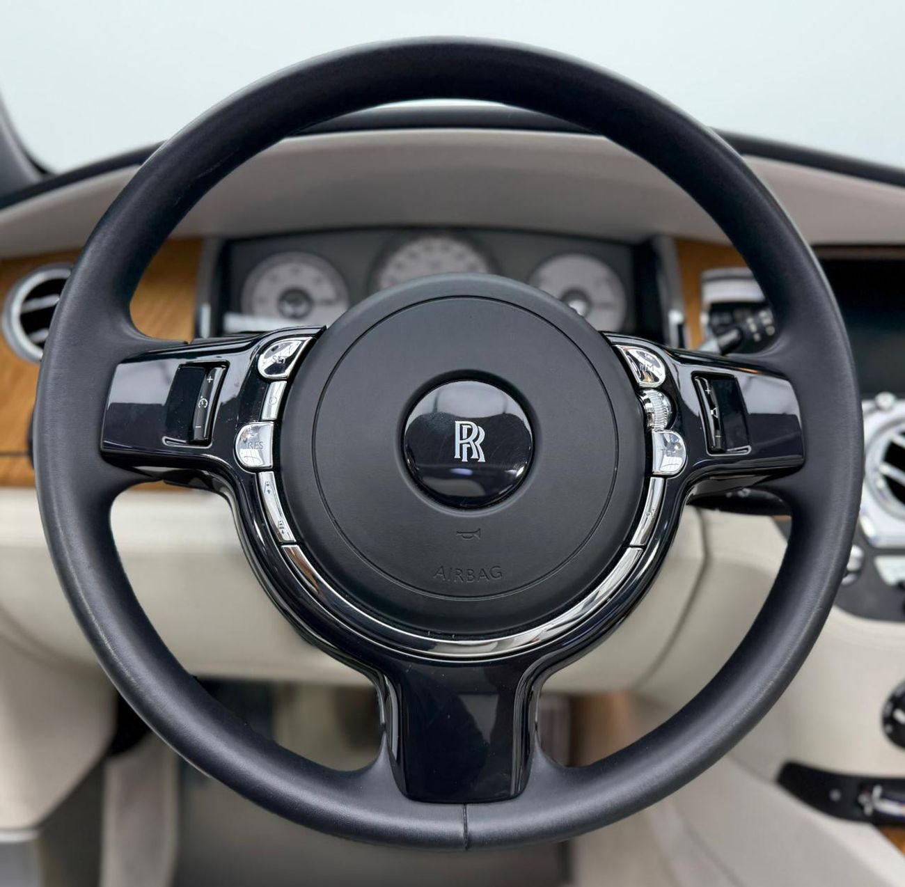 Rolls-Royce Dawn 2022 Rolls-Royce Dawn V12 ,Warranty ,Service History ,Excellent Condition ,GCC