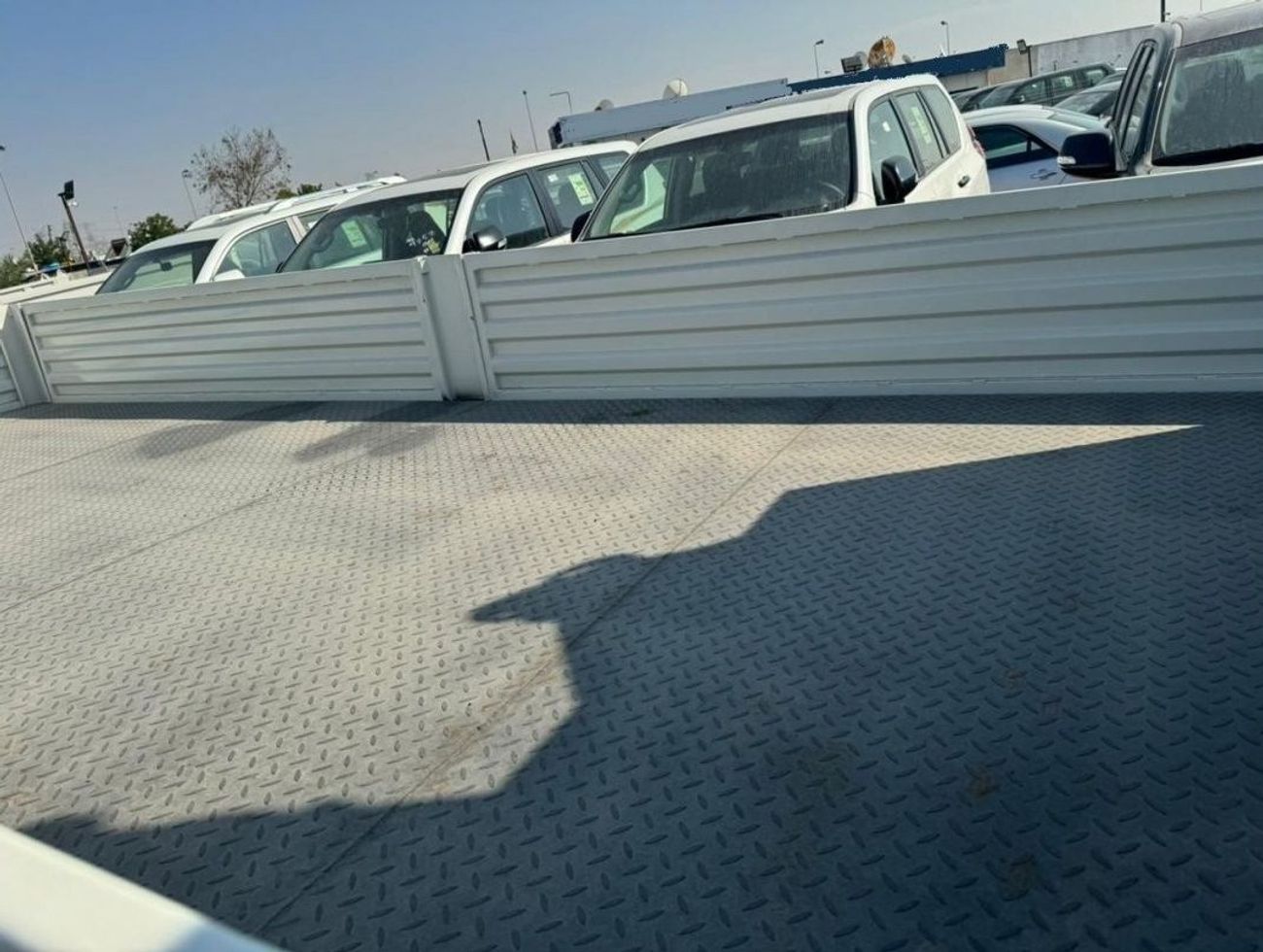 هينو 500 هينو 500 سلسلة 1221 مع صندوق كارجو والونش 5.8 طن ديزل يدوي صفر كم