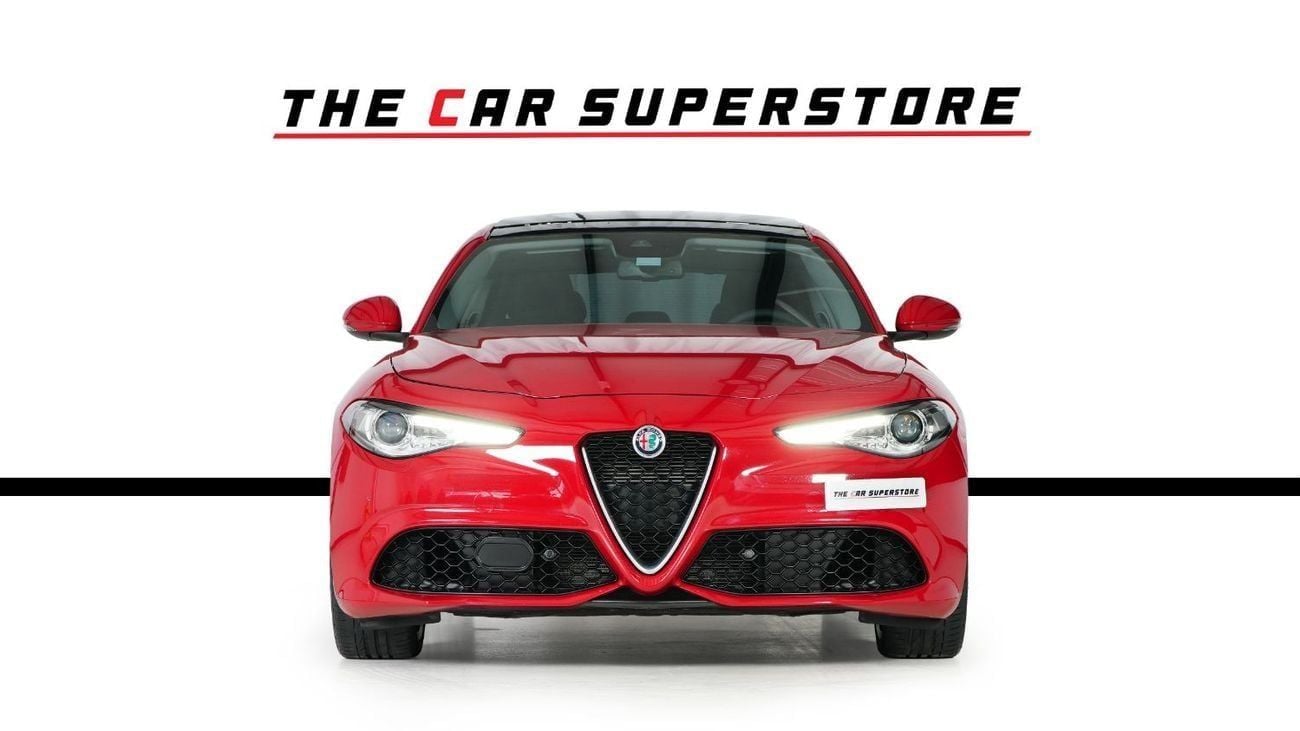 Alfa Romeo Giulia Veloce 2.0L AWD Q4-GCC-Q4 wheel drive system-well maintained-full serviced in Agency