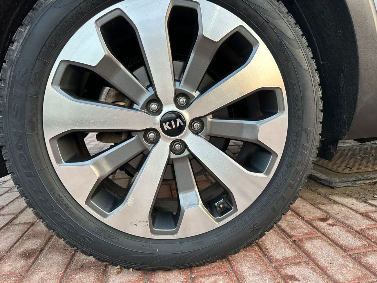 كيا تيلورايد LX 3.8L (295 HP)