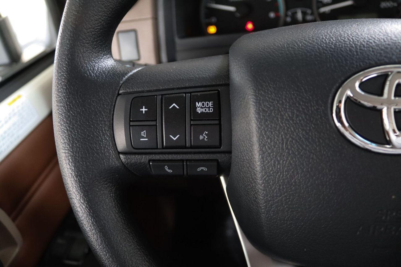 تويوتا لاند كروزر 70 2.8 DIESEL MANUAL TRANSMISSION DIFF LOCK **التصدير فقط خارج الخليج*****EXPORT ONLY**