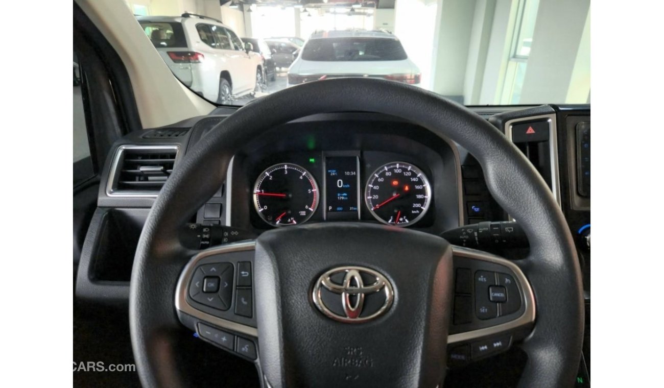 تويوتا جرافينا Toyota Granvia 2.8L Diesel Luxury Versionz