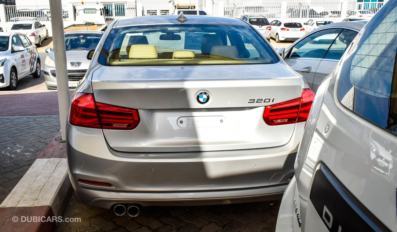 بي أم دبليو 320 I