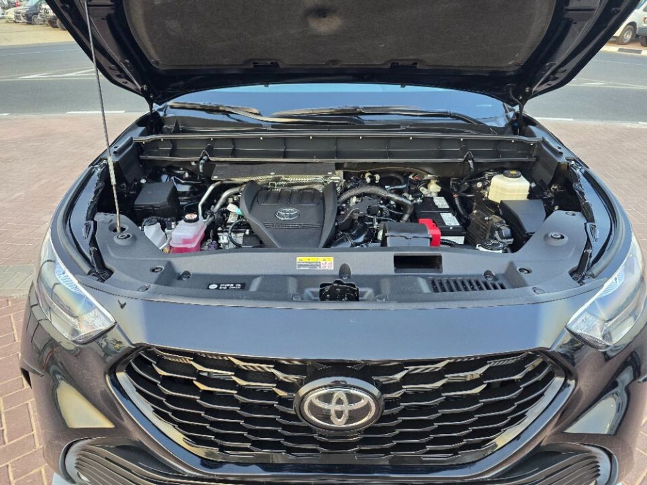 Used Toyota Highlander 2023 Model 4 cylinder 2.4cc engine, 4x4 and Push ...