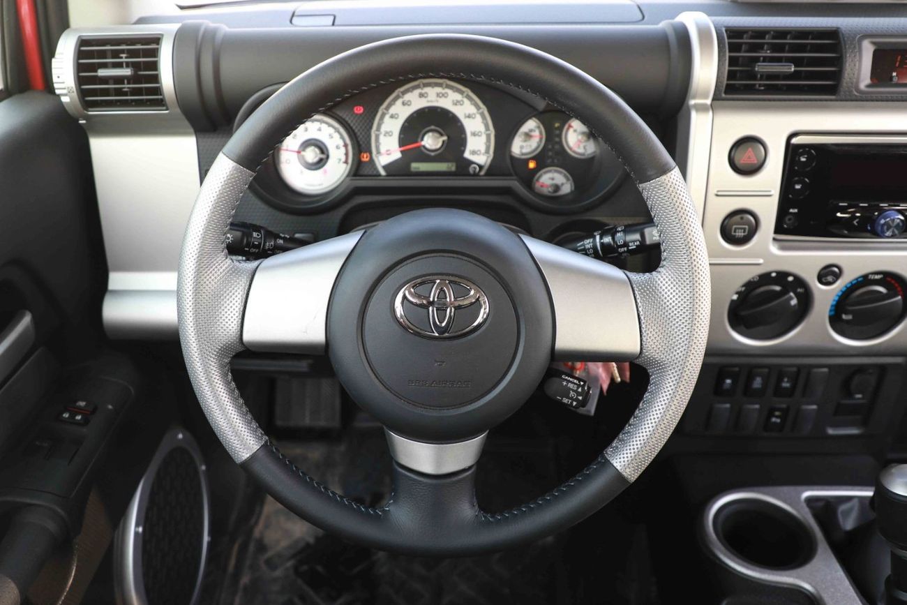 Toyota FJ Cruiser 2023 Toyota FJ Cruiser 4.0 W/0 JBL - White inside Grey | Export Only