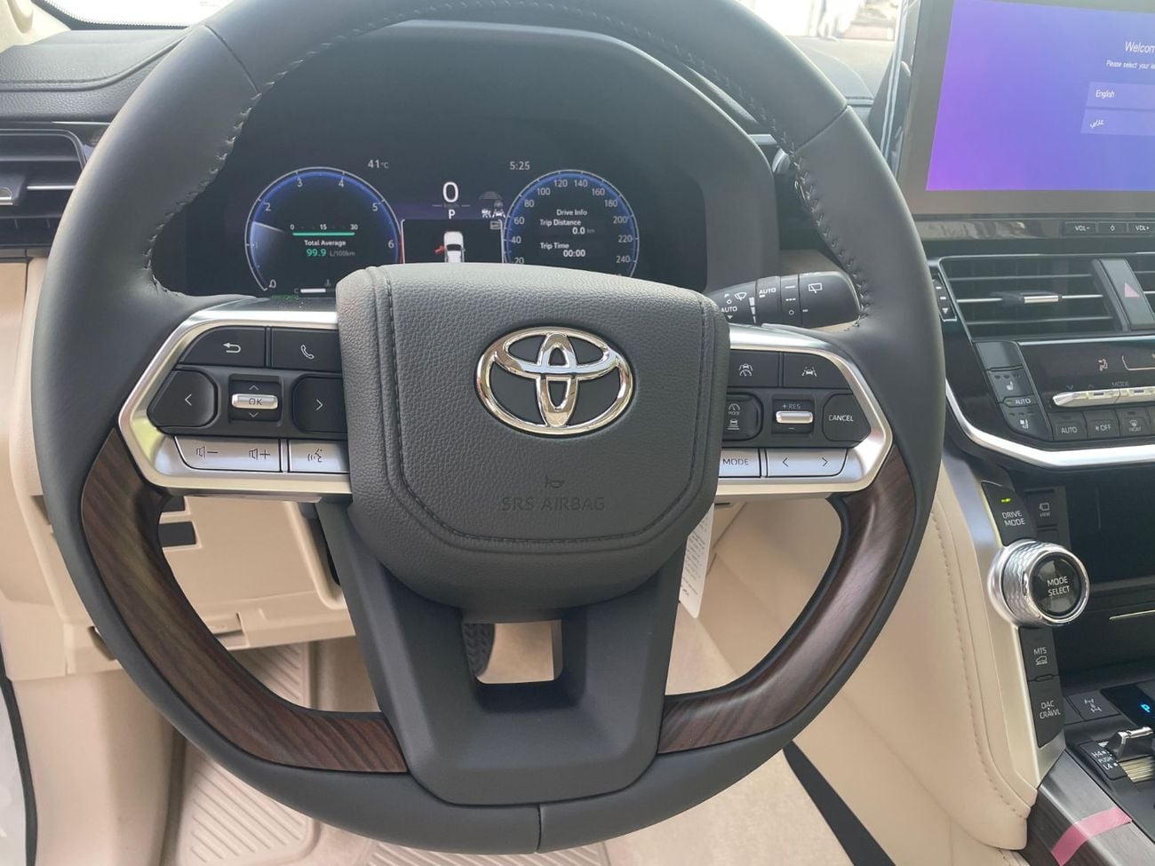 تويوتا لاند كروزر TOYOTA LANDCRUISER VXR HYBRID 2026 MODEL
