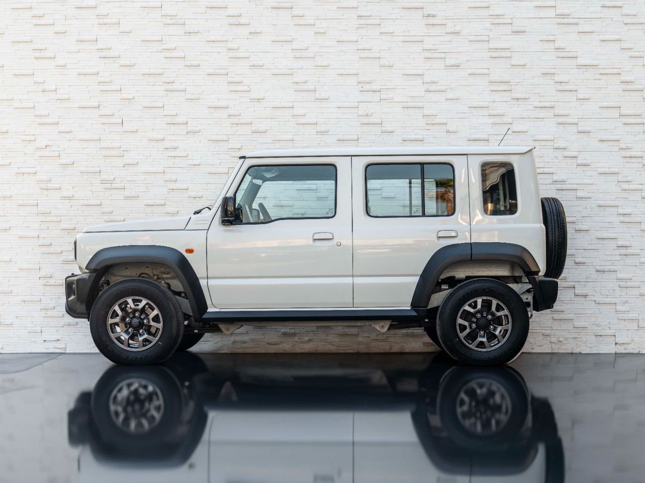 Suzuki Jimny GLX - 5 Door