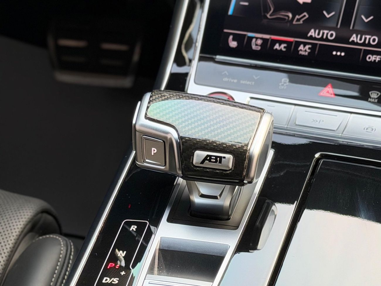 أودي SQ8 4.0 TFSI quattro (507 HP)