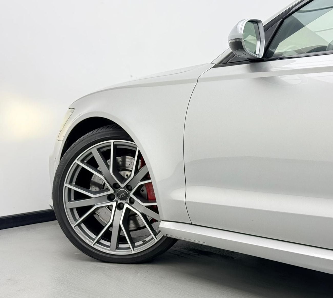 Audi RS6 Performance 4.0L 2017 Audi RS6 Performance, Full Audi Service history, GCC