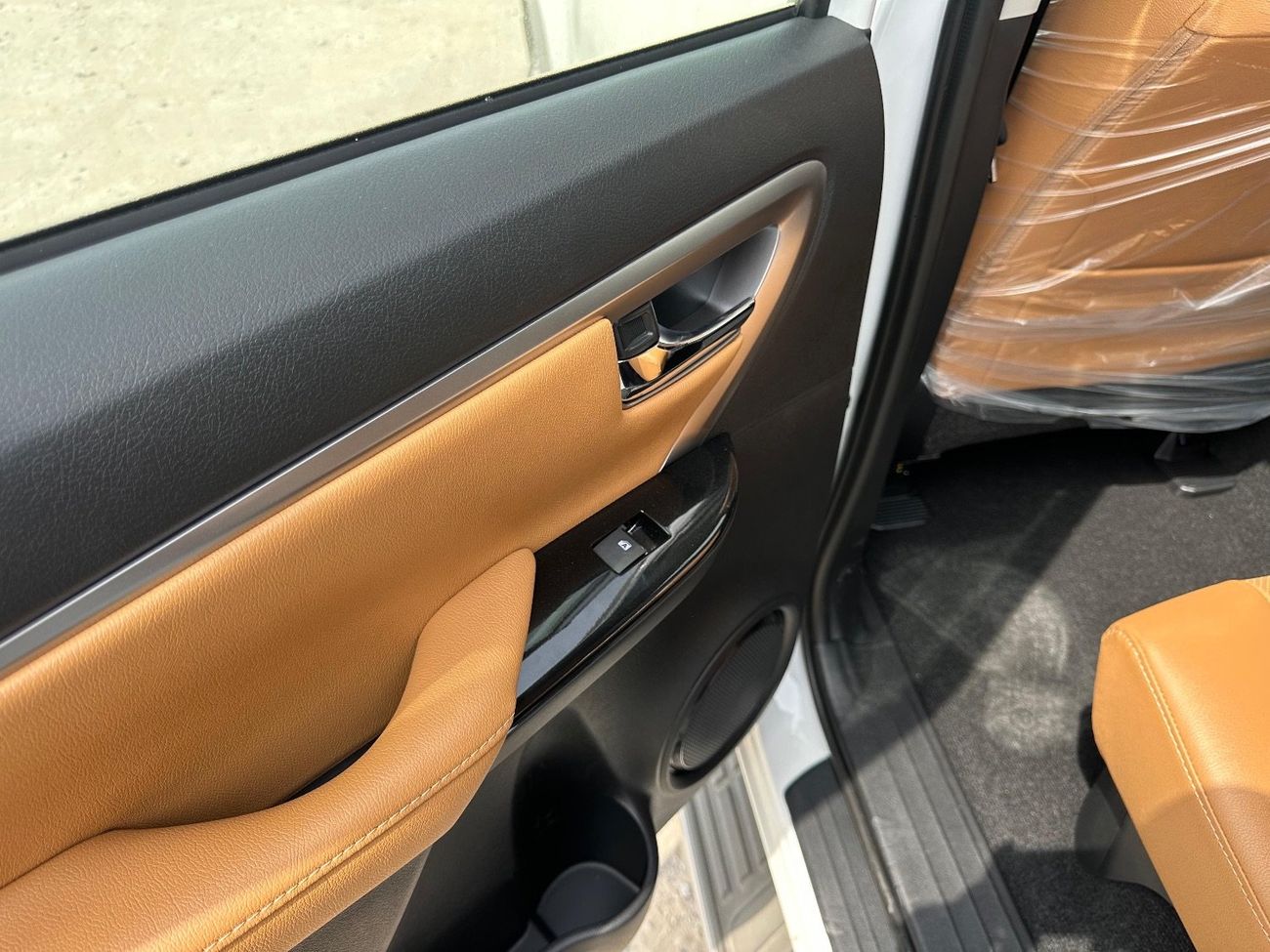 تويوتا فورتونر VXR 4.0L (278 HP)