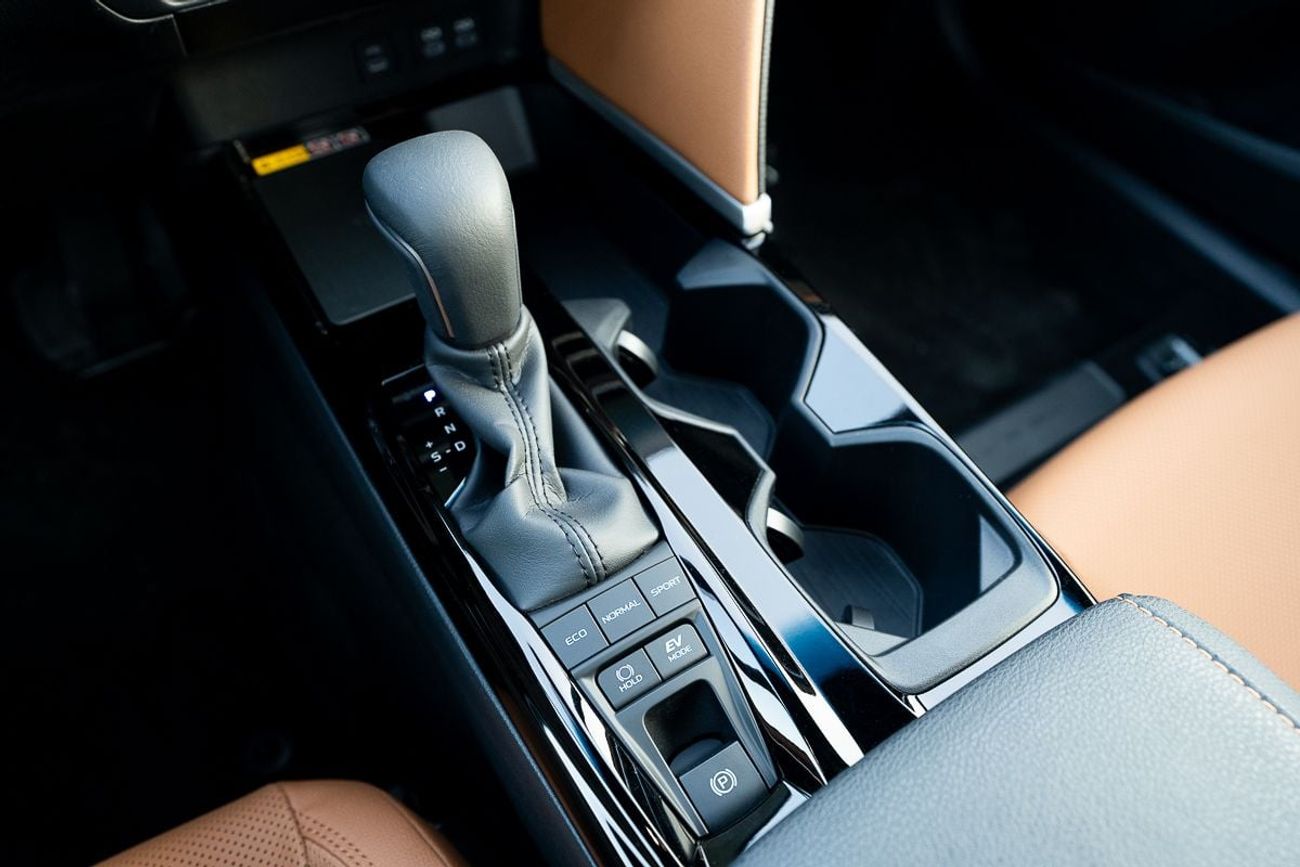 Toyota Camry Lumiere Hybrid 2.5L Petrol Automatic Transmission 2025