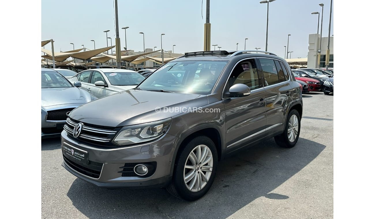 Volkswagen Tiguan SEL ACCIDENTS FREE - GCC - FULL OPTION - CAR IS IN PERFECT CONDITION INSIDE OUT