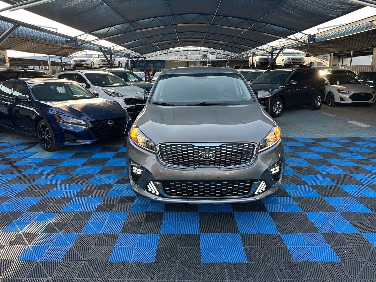 كيا سورينتو Base 3.3L AWD 7seat