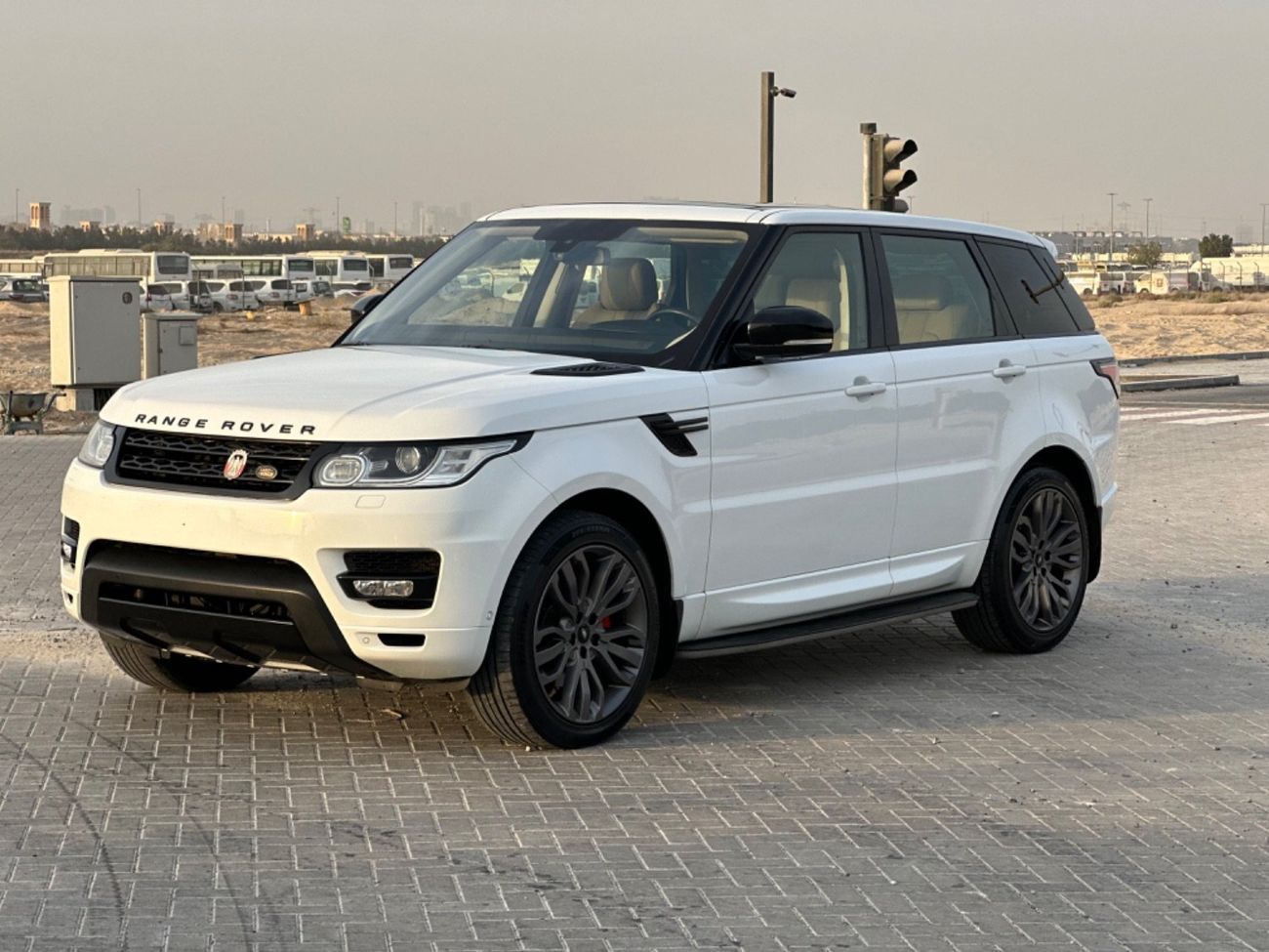 Land Rover Range Rover Sport HSE DYNAMIC 5.0L (525 HP) MODEL 2014 GCCCAR PERFECT CONDITION INSIDE AND OUTSIDE