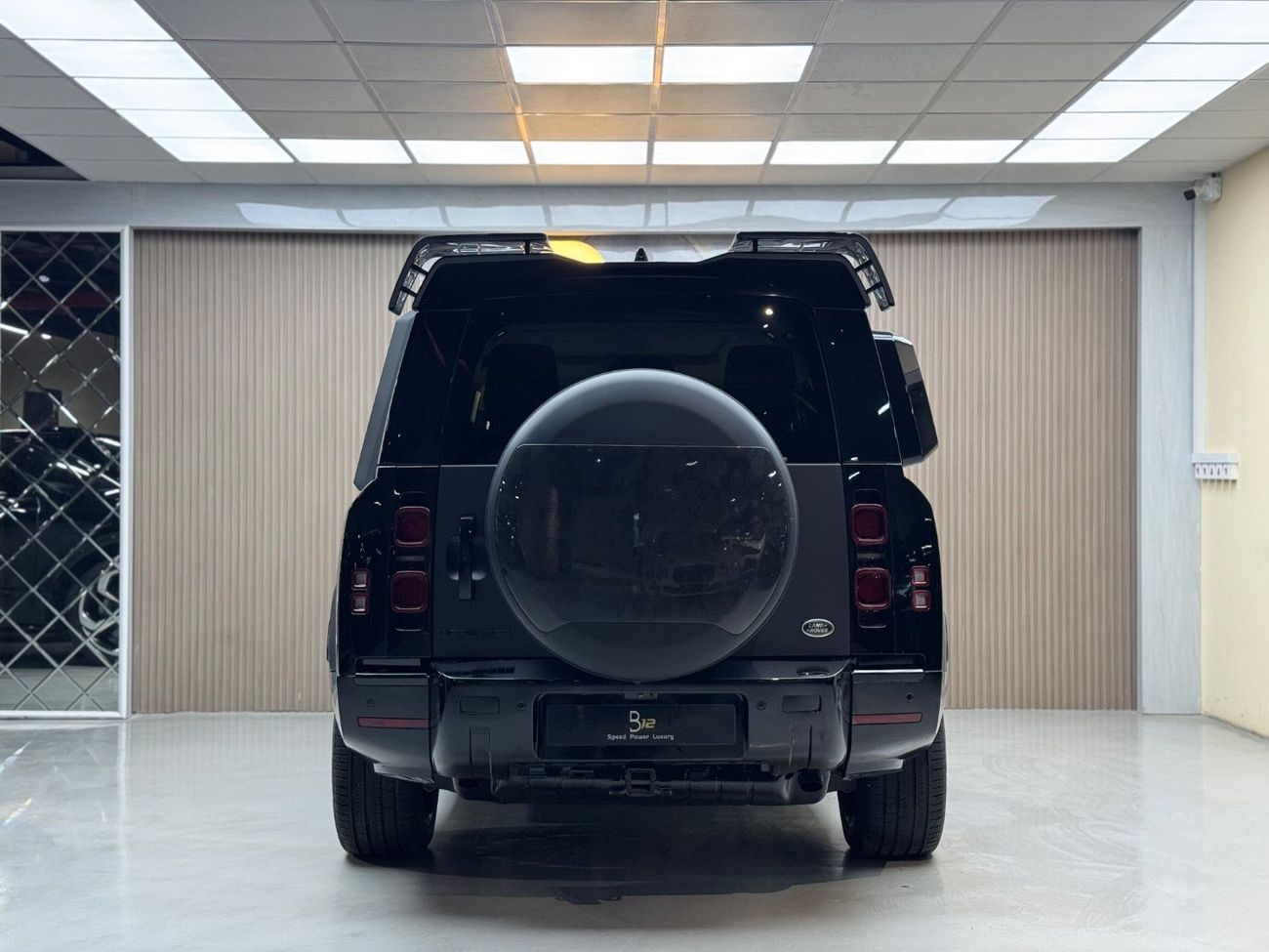 Land Rover Defender 130 SE P400 X Dynamic (7 Seater)