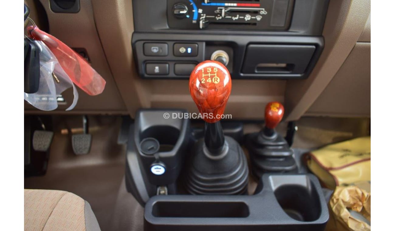 Toyota Land Cruiser 70 71 SHORT WHEEL BASE XTREME V6 4.0L PETROL 5 SEAT MT