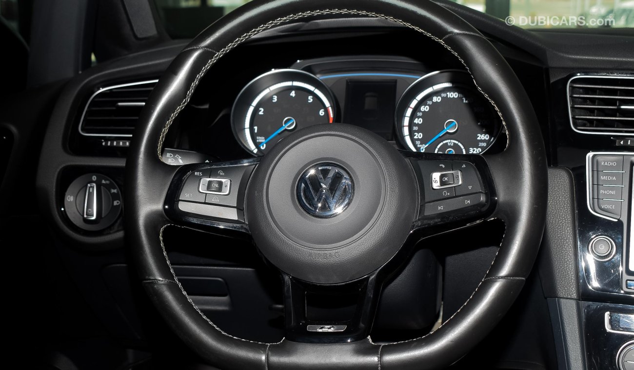 Volkswagen Golf R 4Motion