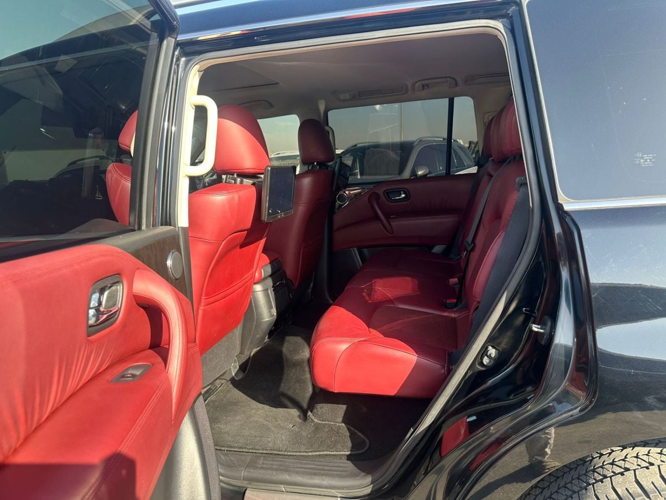 Nissan Patrol LE Titanium 5.6L