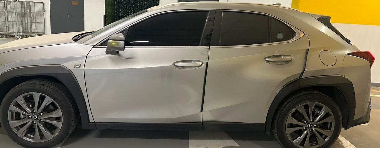 لكزس UX 200 إف سبورت بريستيج