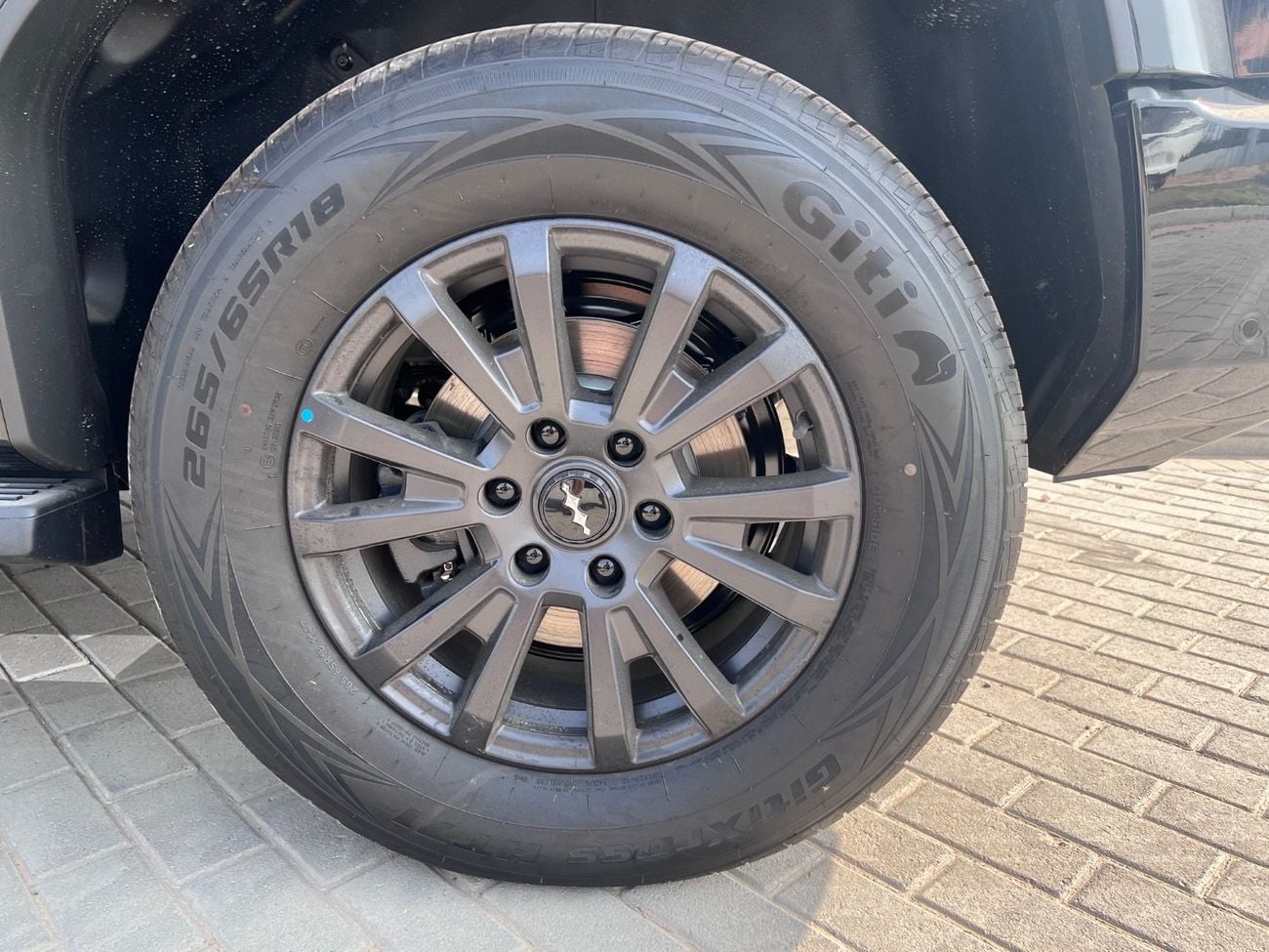 بي واي دي ليوبارد 5 ultra black-beige